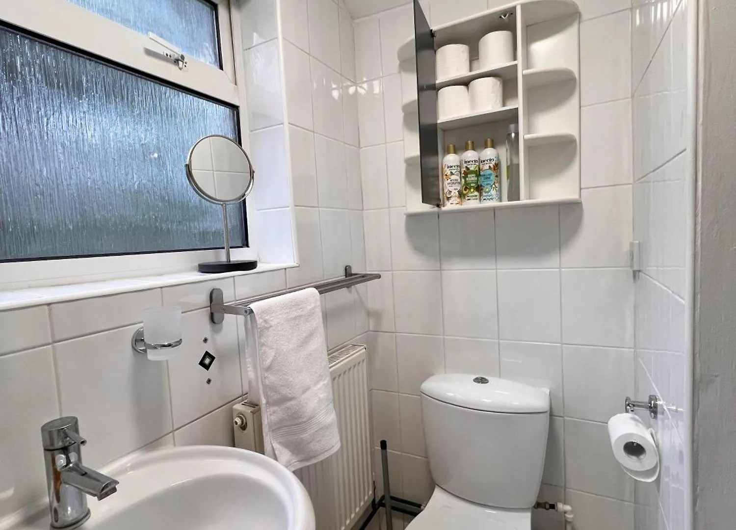 Visit Luton With This 2 Bedroom Rental - Sleeps 6 0*, Luton (Bedfordshire)