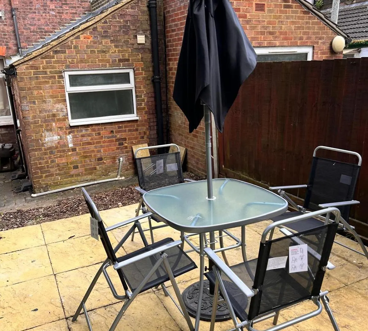 Visit Luton With This 2 Bedroom Rental - Sleeps 6 0*, Luton (Bedfordshire) United Kingdom